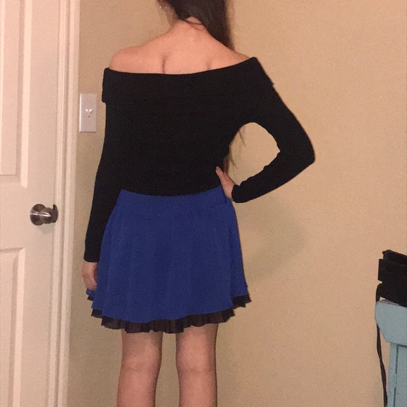 Super flattering flouncy mini! - Picture 2 of 5